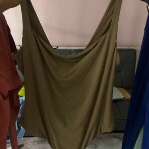 Skims bodysuit ( fits medium and up)